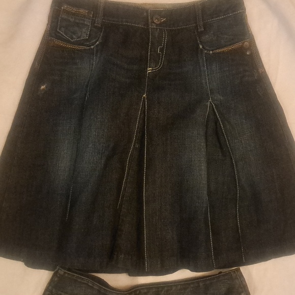 Closet clearance - Picture 3 of 7